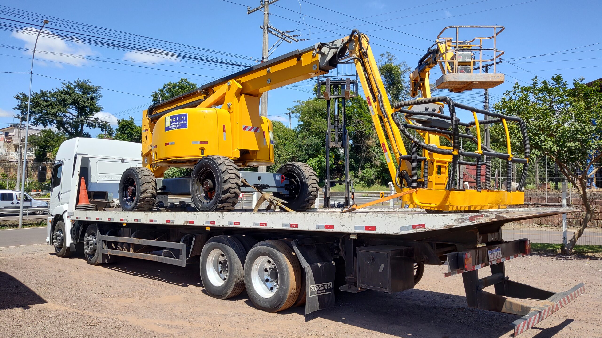 ARTICULADA HA20PX NO CAMINHÃO 02